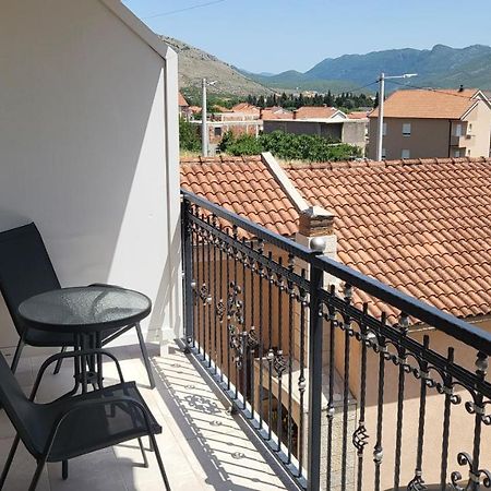 Mango Apartments Требинье Экстерьер фото