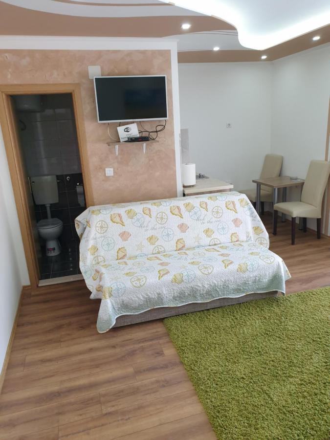 Mango Apartments Требинье Экстерьер фото