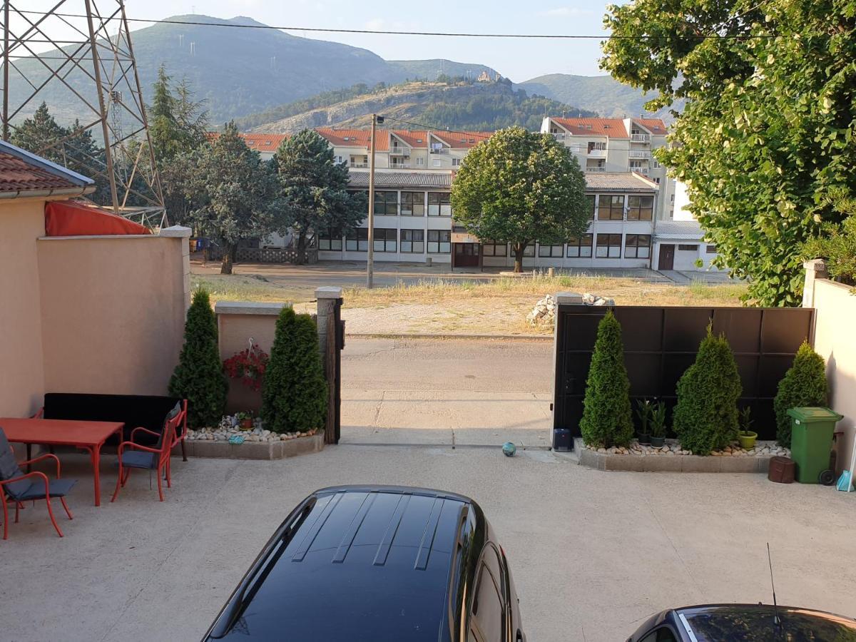 Mango Apartments Требинье Экстерьер фото