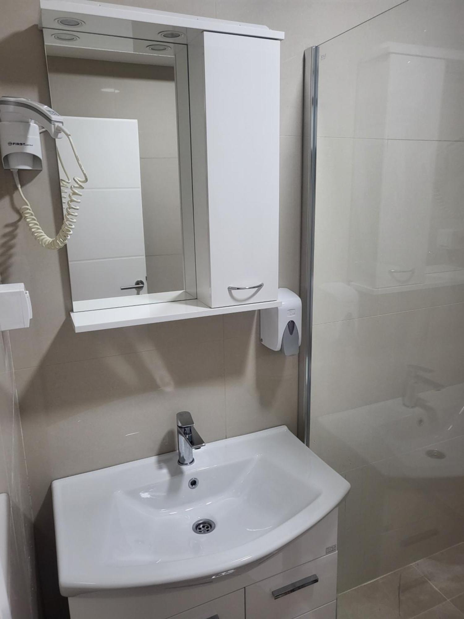 Mango Apartments Требинье Экстерьер фото