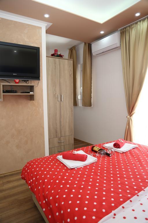 Mango Apartments Требинье Экстерьер фото